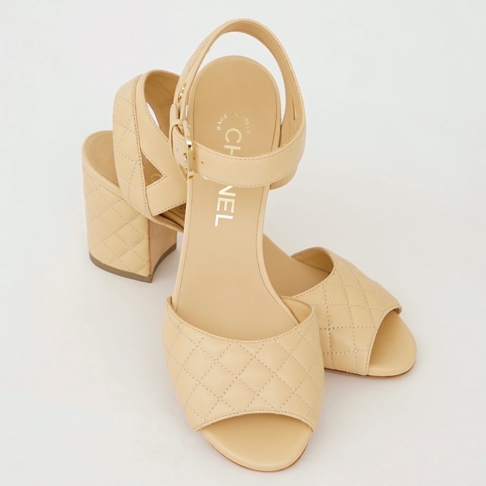 CHANEL Quilted Lambskin Sandals Beige